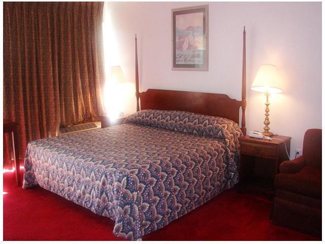 Red Carpet Inn Jesup Quarto foto