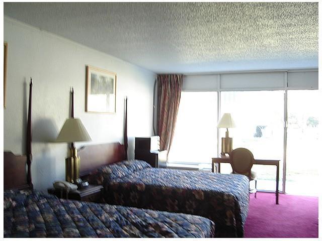 Red Carpet Inn Jesup Quarto foto